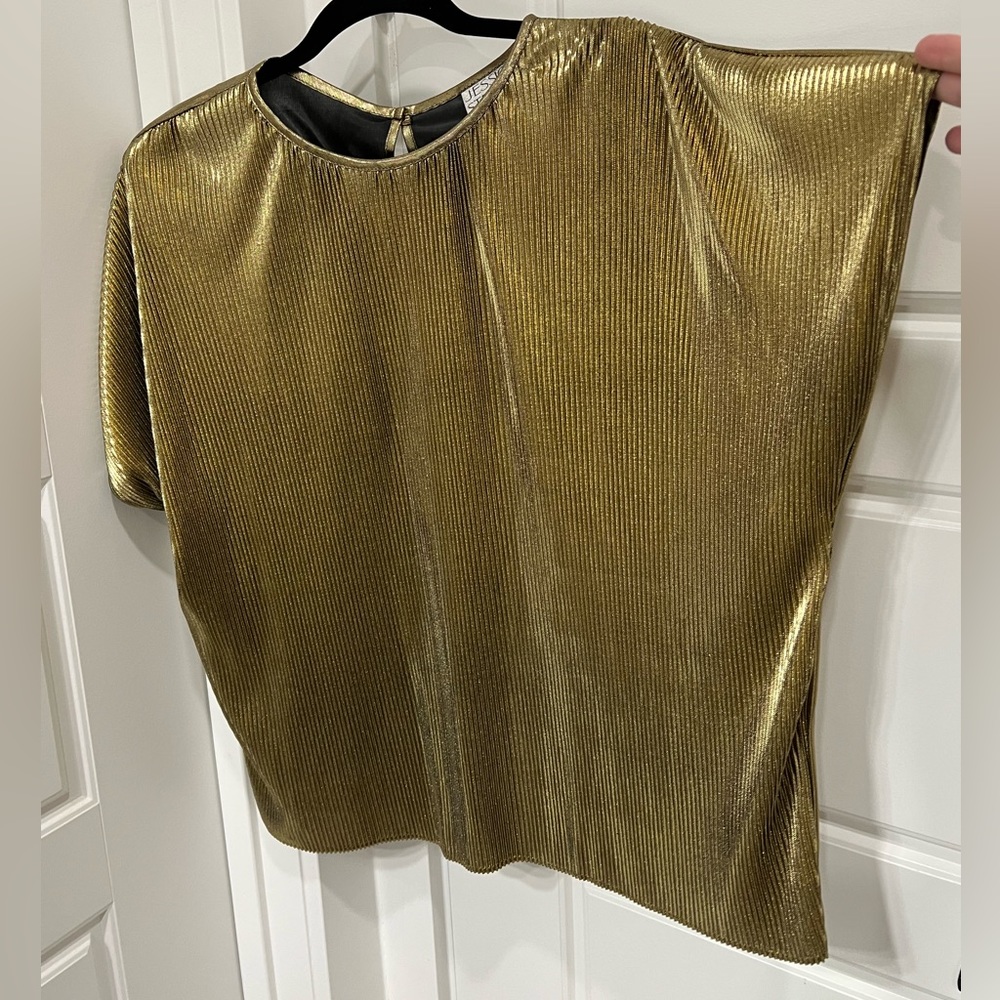 Gold lame’ ribbed blouse